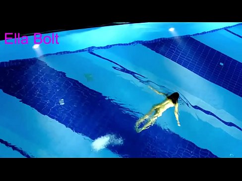 ❤️ Dili ko makahunong sa pagtan-aw, ang batan-ong blonde nasakpan nga naglangoy nga hubo sa ELLA BOLT resort pool ❤️ kualidad nga porn sa pornograpiya ceb.banglablog.top